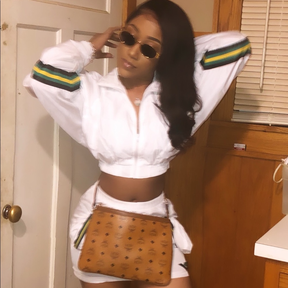 Pony (Forever 21) skirt set w/ matching bra. 🥰